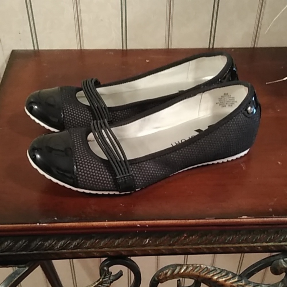 Black flats